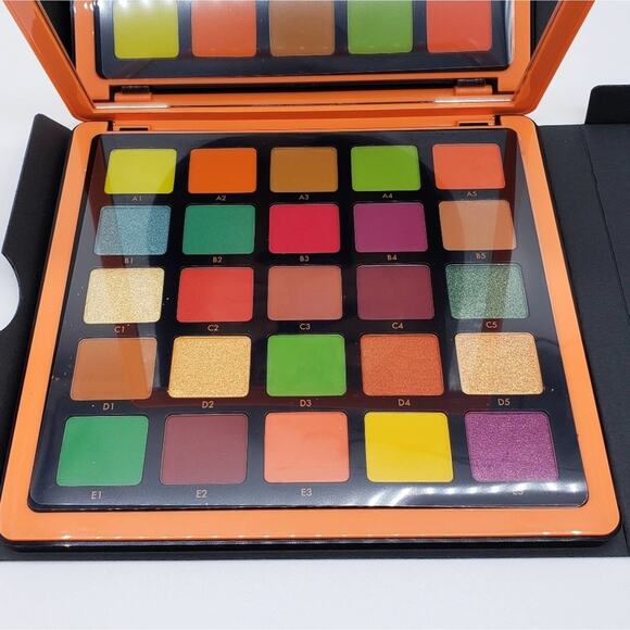 Anastasia Beverly Hills Norvina Pro Pigment Eyeshadow Palette Vol. 3 - Picture 8 of 8